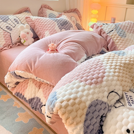 91家纺网 家纺一手货源 找家纺 （总）羚羊语家纺 2024新款230克提花豆豆绒牛奶绒四件套