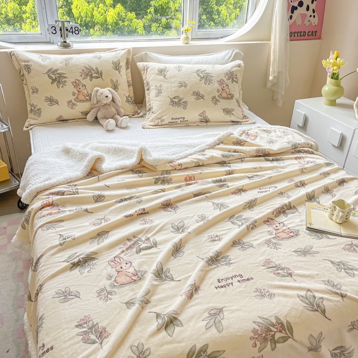 91家纺网 家纺一手货源 找家纺 沐慕 2024新款AB版牛奶绒拼羊羔绒毛毯毯子 毛毯-叶子小兔