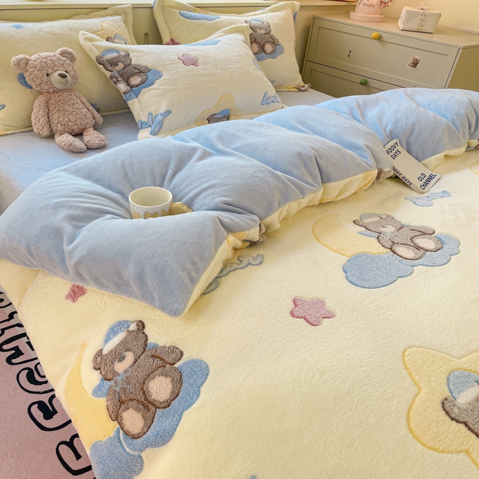 91家纺网 家纺一手货源 找家纺 沐慕 2024新款卡通印花雪花绒四件套加厚牛奶绒四件套 可爱熊