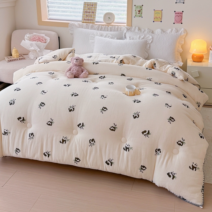 91家纺网 家纺一手货源 找家纺 芯恋家居 2025新款秋冬款母婴级全棉皱皱双层纱大豆被春秋被加厚大豆被 竹林熊猫