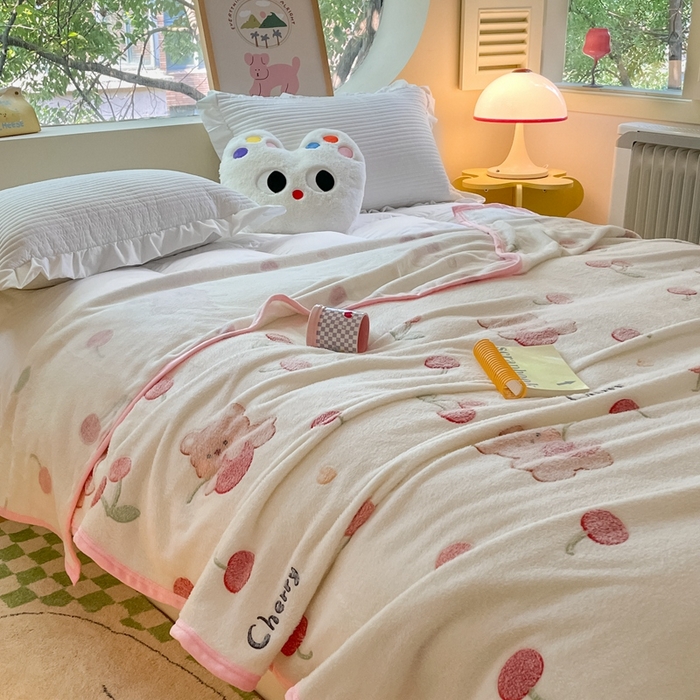 91家纺网 家纺一手货源 找家纺 慕尚家纺 2025新款高克重加厚雪花绒毛毯毯子 樱桃熊