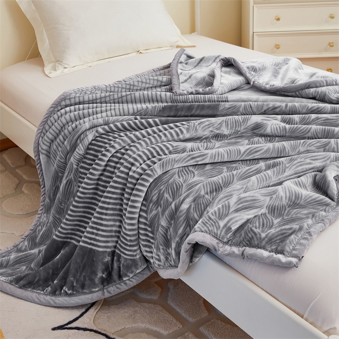 91家纺网 家纺一手货源 找家纺 凯轩毛毛毯毯子网销专供 2024新款双层学生云毛毯毯子 毛线缘