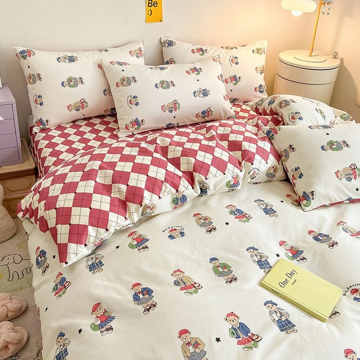 91家纺网 家纺一手货源 找家纺 麦伦家居 2024全棉斜纹13372小清新碎花卡通系列四件套 漫步小熊