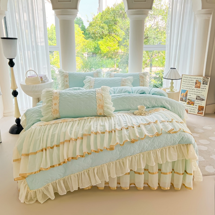 91家纺网 家纺一手货源 找家纺 罗艺轩 2024新款公主风水洗棉夹棉床裙款四件套-花蔓海盐蓝