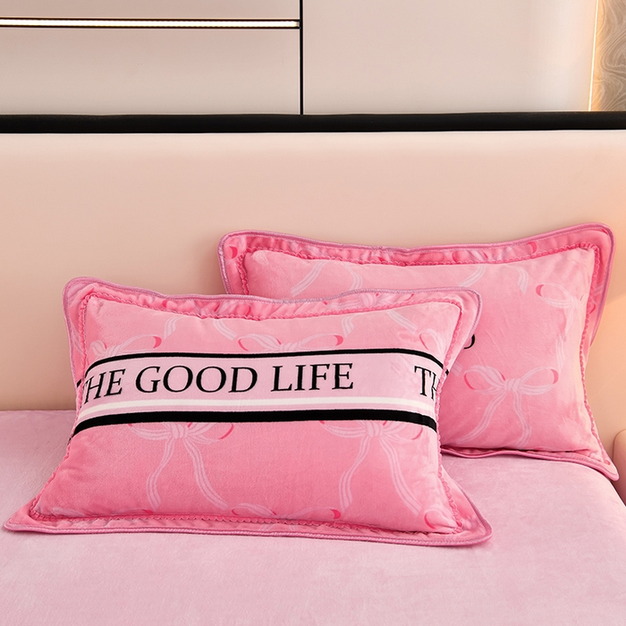 91家纺网 家纺一手货源 找家纺 沐妍家纺 2024新款7斤牛奶法莱绒金貂绒印花四件套 粉黛佳人