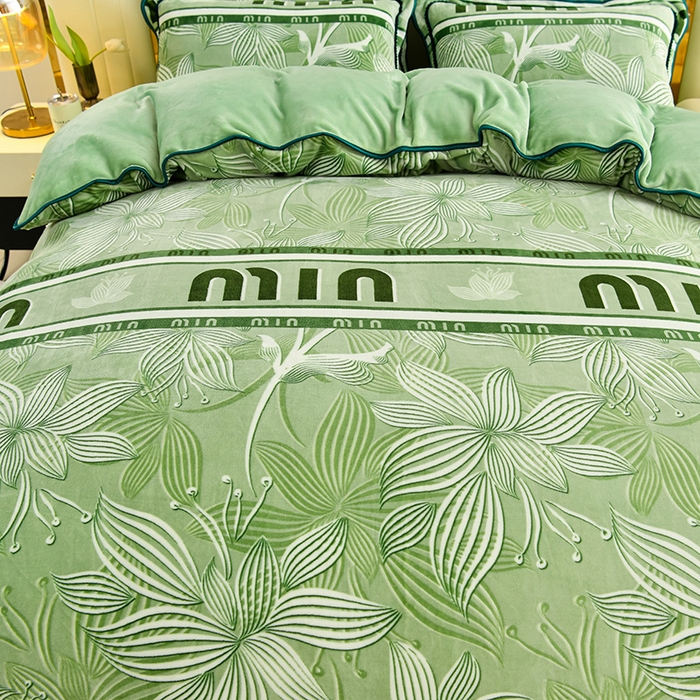 91家纺网 家纺一手货源 找家纺 沐妍家纺 2025新款8斤加厚保暖金貂绒牛奶绒印花四件套 绽放