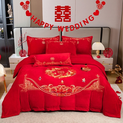 91家纺网 家纺一手货源 找家纺 （总）张公子婚庆馆 2025新款宝宝绒婴儿绒婚庆刺绣四件套 高克重高端婚庆床上用品绣花四件套