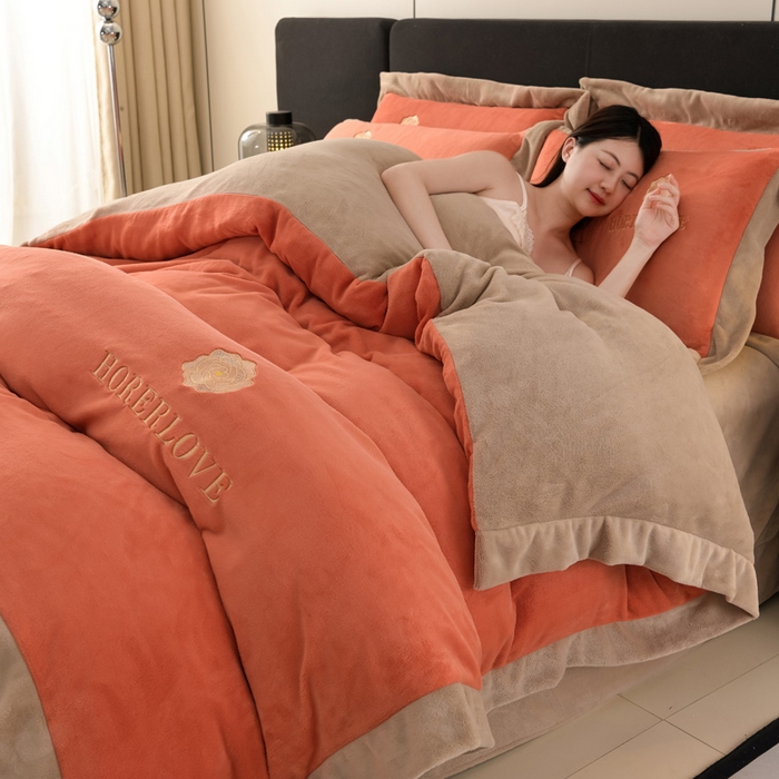 91家纺网 家纺一手货源 找家纺 氧家 2024新款宽边撞色对角牛奶绒绣花四件套--花颜对角 花韵-橘色