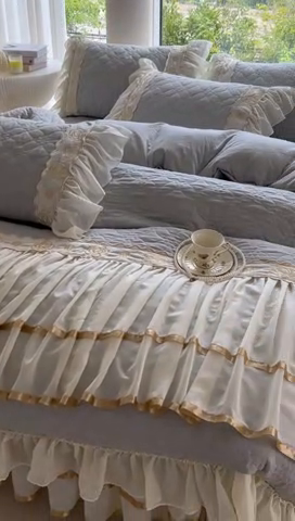 91家纺网 家纺一手货源 找家纺 罗艺轩 2024新款公主风水洗棉夹棉床裙款四件套-花蔓花蔓-迷雾灰