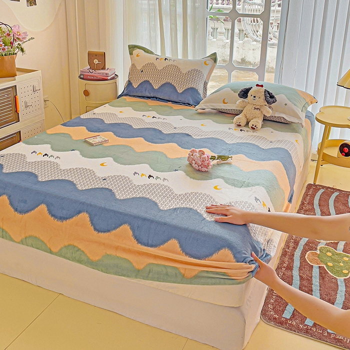 91家纺网 家纺一手货源 找家纺 名兮 2024卡通时尚风高克重牛奶绒床笠 乘风破浪