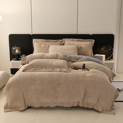 氧家 2024新款宽边撞色对角牛奶绒绣花四件套--花颜对角 花韵-卡琪