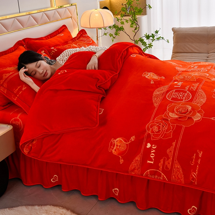 91家纺网 家纺一手货源 找家纺 沐妍家纺 2025新款8斤加厚保暖金貂绒牛奶绒印花四件套 永结同心