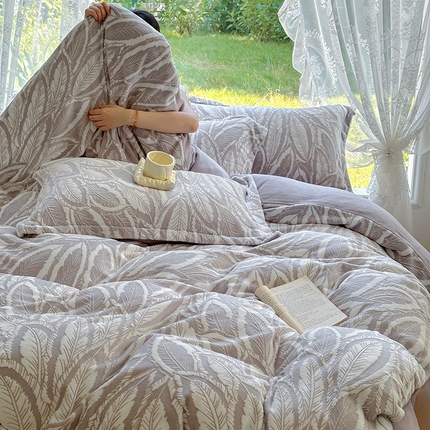 91家纺网 家纺一手货源 找家纺 （总）昊川家纺 2025新款直播热款短毛绒牛奶绒四件套立体雕花四件套