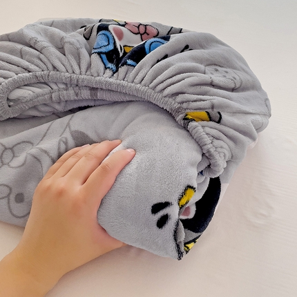 91家纺网 家纺一手货源 找家纺 （总）名兮 2024卡通时尚风高克重牛奶绒床笠