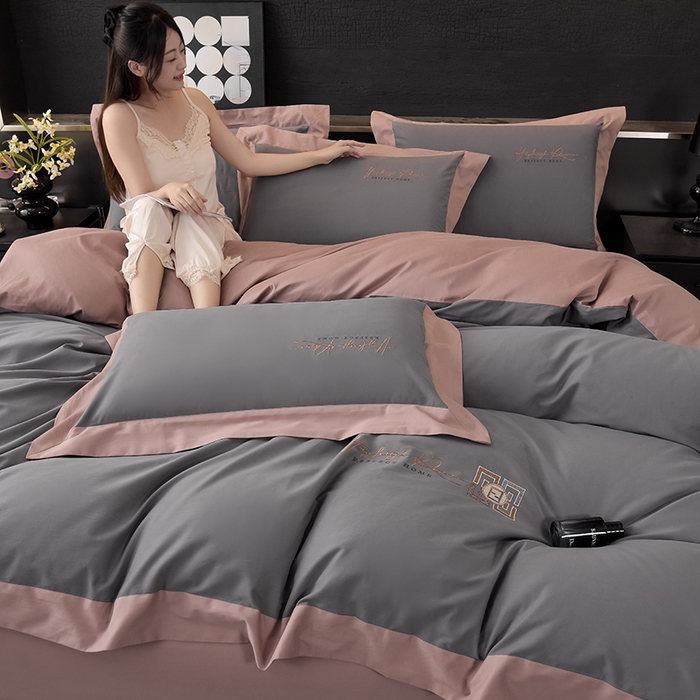 91家纺网 家纺一手货源 找家纺 瑞驰家纺 2024新款长绒棉磨毛四件套-斯特尔 斯特尔-深灰+豆沙