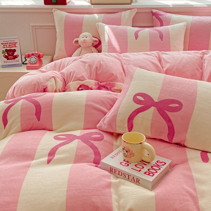 91家纺网 家纺一手货源 找家纺 斯卡诺2025新款直播轻奢爆款小清新牛奶宝宝绒四件套 蝴蝶结粉