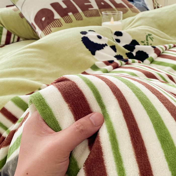 91家纺网 家纺一手货源 找家纺 斯卡诺2025新款直播轻奢爆款小清新牛奶宝宝绒四件套 大熊猫