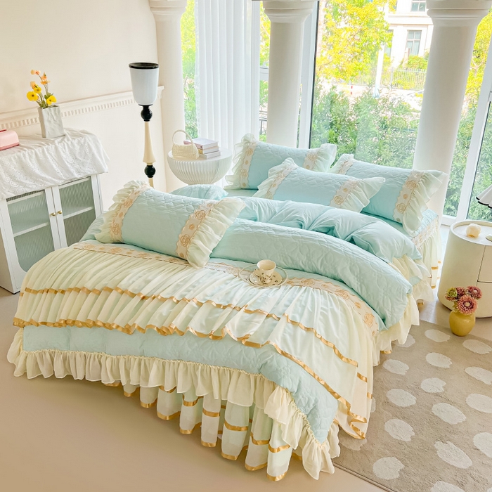 91家纺网 家纺一手货源 找家纺 罗艺轩 2024新款公主风水洗棉夹棉床裙款四件套-花蔓海盐蓝