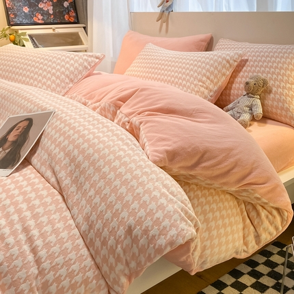 91家纺网 家纺一手货源 找家纺 （总）2024新款3D精雕高克重牛奶绒四件套