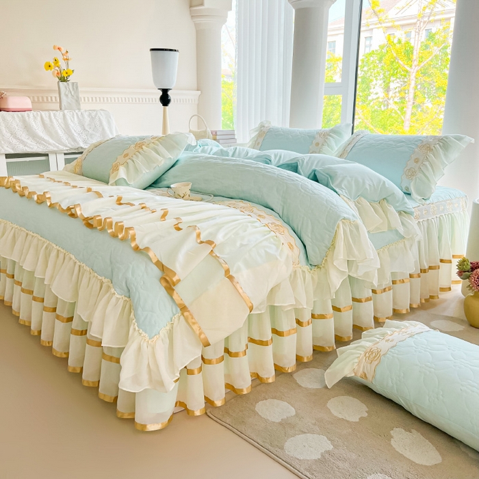 91家纺网 家纺一手货源 找家纺 罗艺轩 2024新款公主风水洗棉夹棉床裙款四件套-花蔓海盐蓝