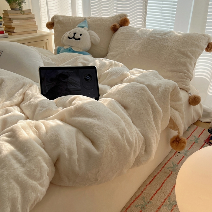 91家纺网 家纺一手货源 找家纺 金爱家 2024新款A类兔毛毛球350克立体牛奶绒四件套 毛球纯色-奶白咖