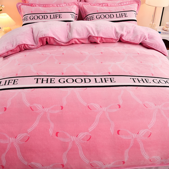 91家纺网 家纺一手货源 找家纺 沐妍家纺 2024新款7斤牛奶法莱绒金貂绒印花四件套 粉黛佳人