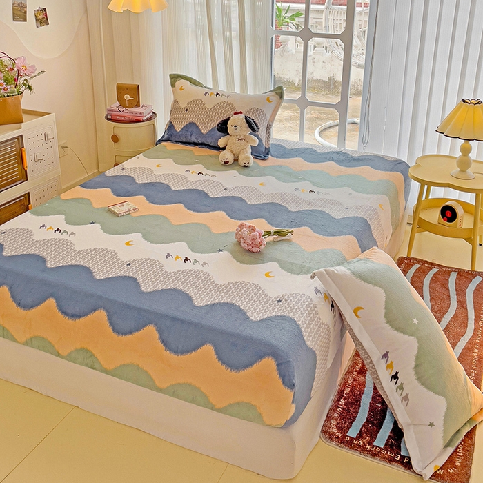 91家纺网 家纺一手货源 找家纺 名兮 2024卡通时尚风高克重牛奶绒床笠 乘风破浪