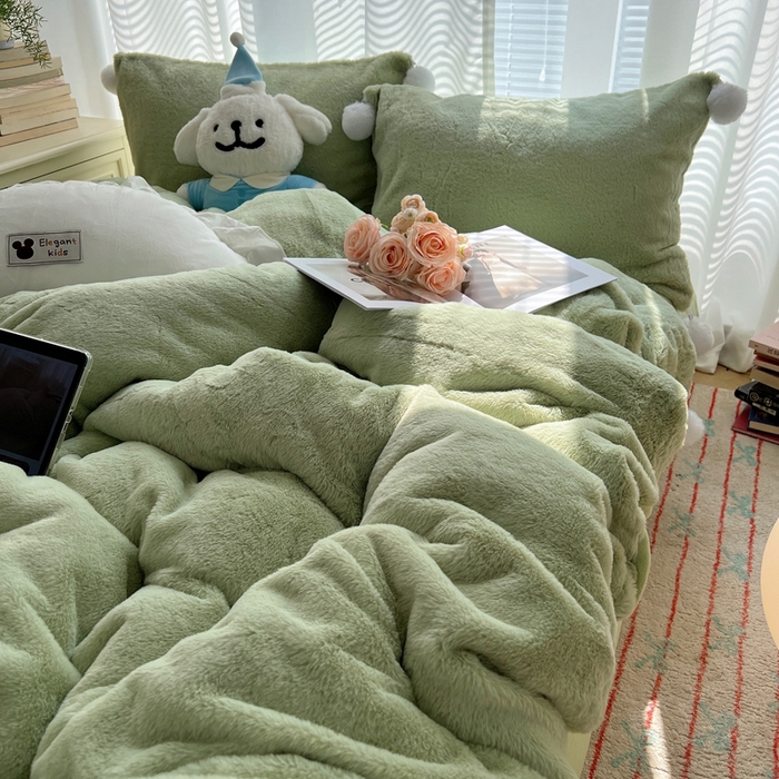 91家纺网 家纺一手货源 找家纺 金爱家 2024新款A类兔毛毛球350克立体牛奶绒四件套 毛球纯色-青绿