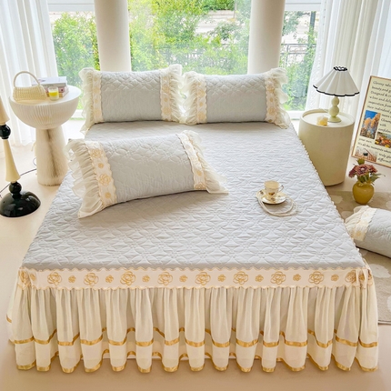 91家纺网 家纺一手货源 找家纺 罗艺轩 2024新款公主风水洗棉夹棉床裙-花蔓花蔓-迷雾灰