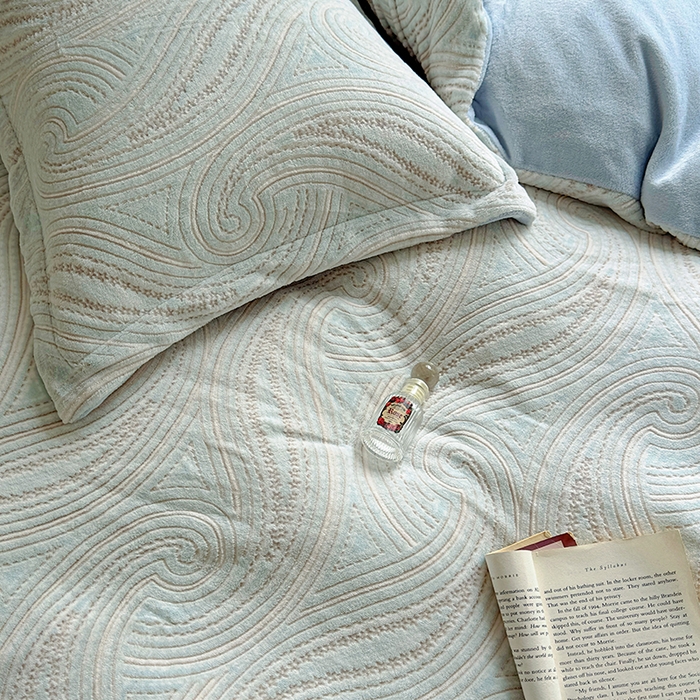 91家纺网 家纺一手货源 找家纺 昊川家纺 2024新款短毛绒牛奶绒立体雕花四件套 极简主义