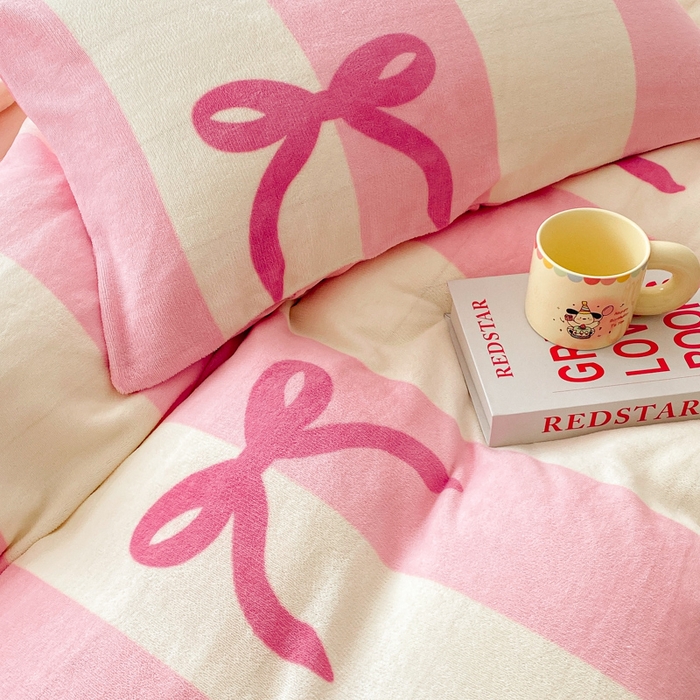 91家纺网 家纺一手货源 找家纺 斯卡诺2025新款直播轻奢爆款小清新牛奶宝宝绒四件套 蝴蝶结粉