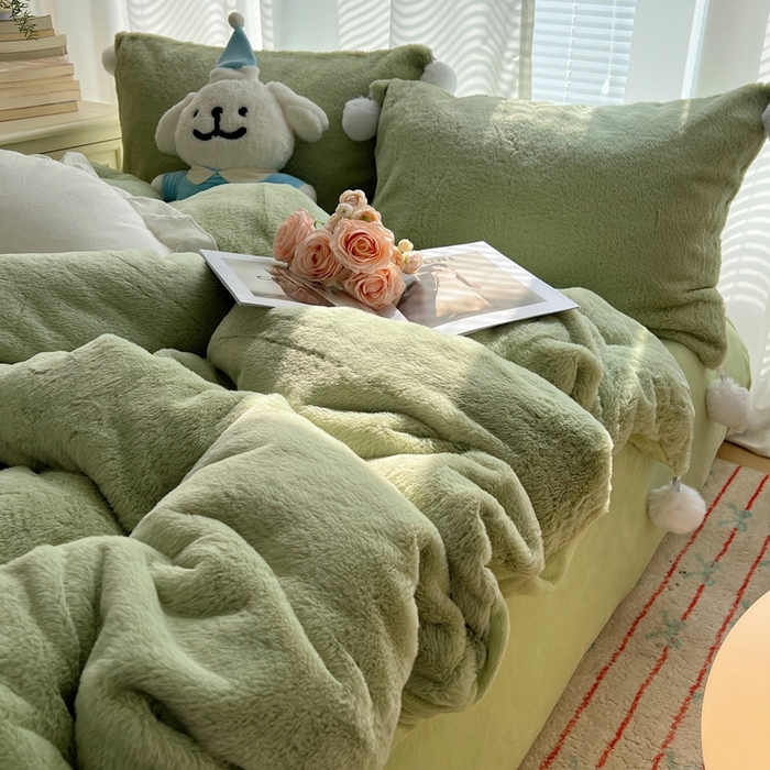 91家纺网 家纺一手货源 找家纺 金爱家 2024新款A类兔毛毛球350克立体牛奶绒四件套 毛球纯色-青绿