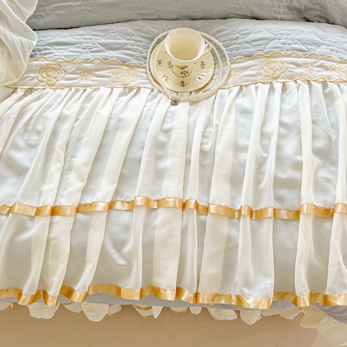 91家纺网 家纺一手货源 找家纺 罗艺轩 2024新款公主风水洗棉夹棉床裙款四件套-花蔓花蔓-迷雾灰