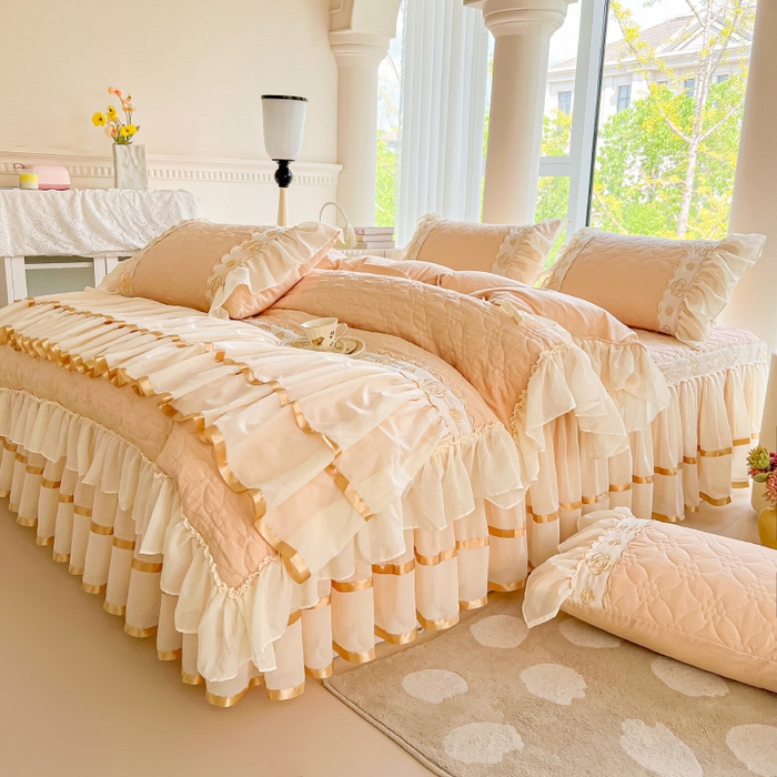 91家纺网 家纺一手货源 找家纺 罗艺轩 2024新款公主风水洗棉夹棉床裙款四件套-花蔓花蔓-香槟