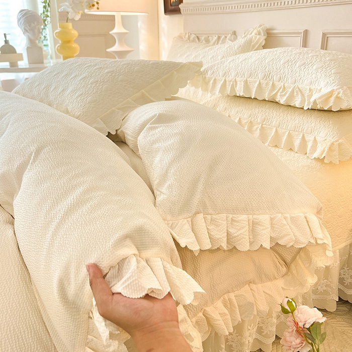 91家纺网 家纺一手货源 找家纺 绒世界 2024新款秋冬泡泡双层纱夹棉床盖四件套 米黄