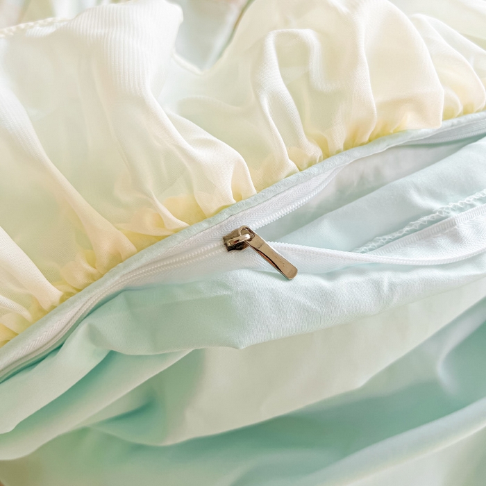 91家纺网 家纺一手货源 找家纺 罗艺轩 2024新款公主风水洗棉夹棉床裙款四件套-花蔓海盐蓝