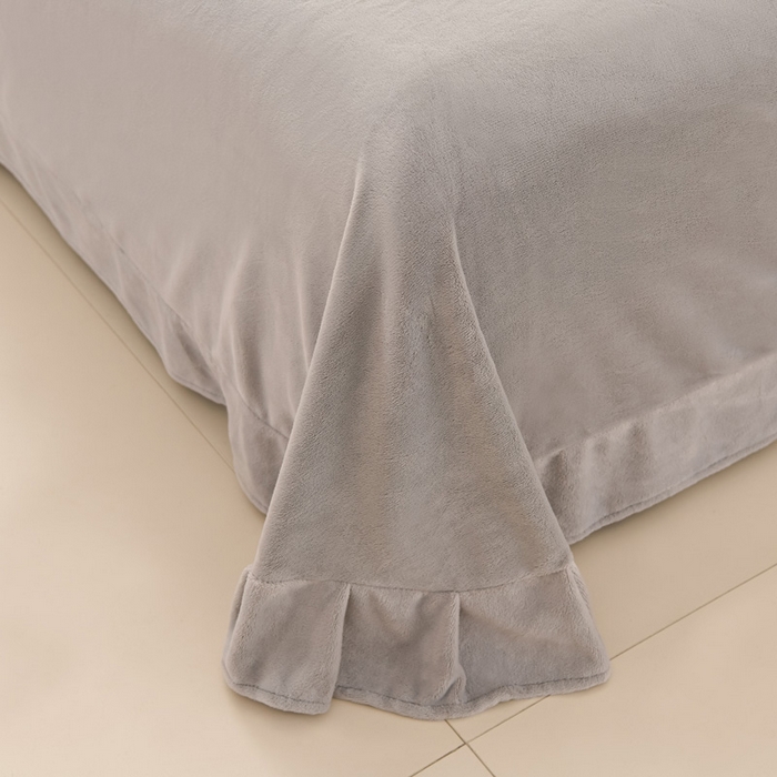 91家纺网 家纺一手货源 找家纺 氧家 2024新款宽边撞色对角牛奶绒绣花四件套--花颜对角 花韵-草绿