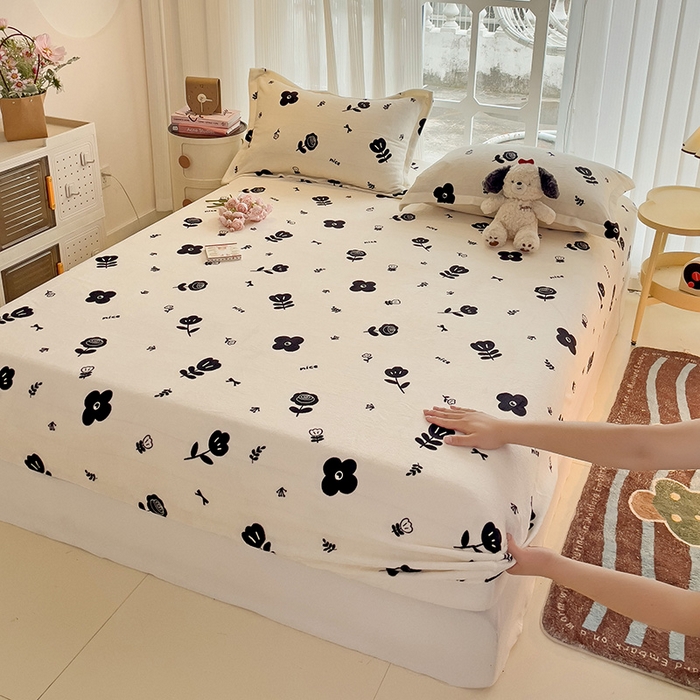 91家纺网 家纺一手货源 找家纺 名兮 2024卡通时尚风高克重牛奶绒床笠 花溪