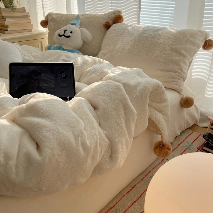 91家纺网 家纺一手货源 找家纺 金爱家 2024新款A类兔毛毛球350克立体牛奶绒四件套 毛球纯色-奶白咖