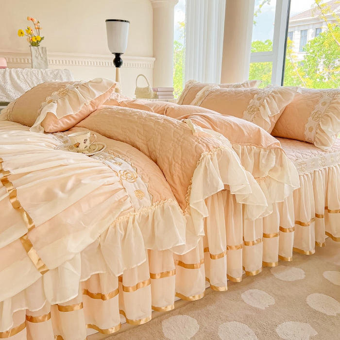 91家纺网 家纺一手货源 找家纺 罗艺轩 2024新款公主风水洗棉夹棉床裙款四件套-花蔓花蔓-香槟