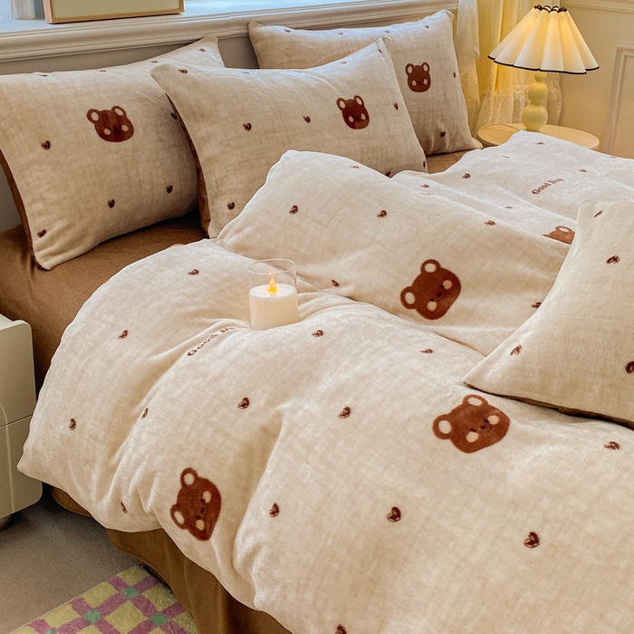 91家纺网 家纺一手货源 找家纺 斯卡诺2025新款直播轻奢爆款小清新牛奶宝宝绒四件套 爱心小熊