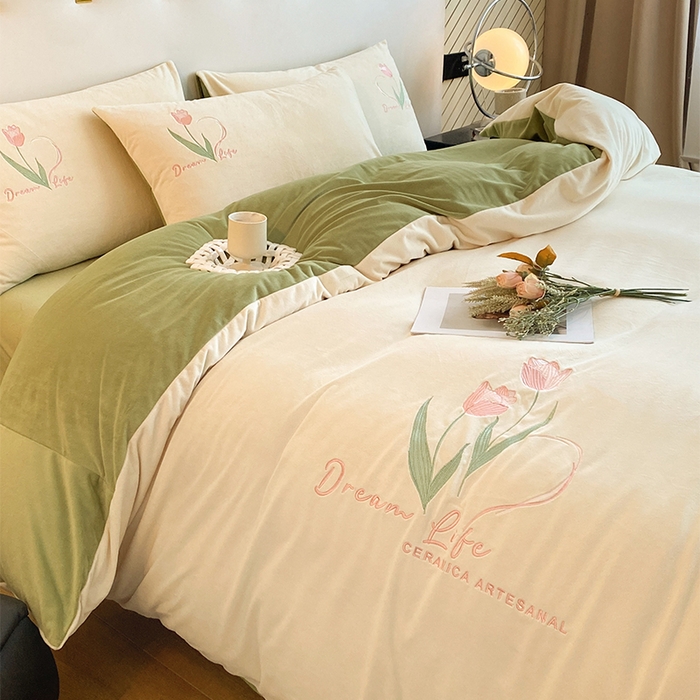 91家纺网 家纺一手货源 找家纺 2024新款水晶绒双拼刺绣四件套-郁金香系列 郁金香-奶白绿