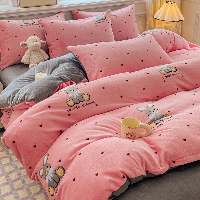 91家纺网 家纺一手货源 找家纺 斯卡诺2025新款直播轻奢爆款小清新牛奶宝宝绒四件套 安妮兔