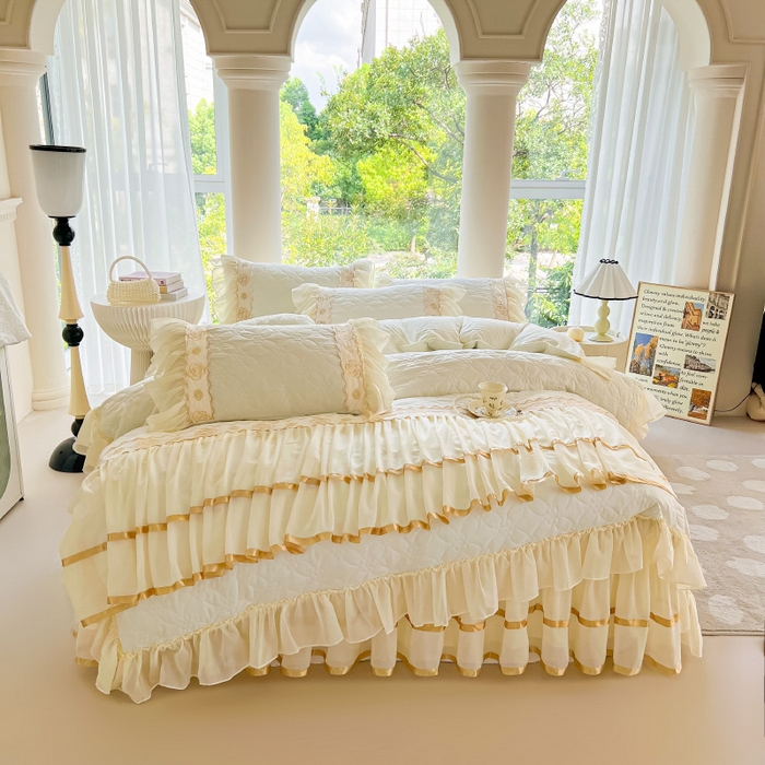 91家纺网 家纺一手货源 找家纺 罗艺轩 2024新款公主风水洗棉夹棉床裙款四件套-花蔓花蔓-牛乳白