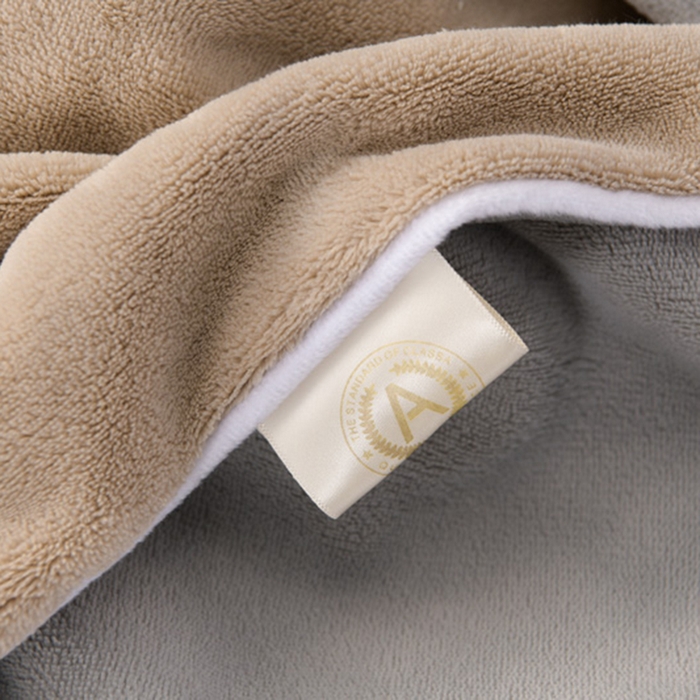 91家纺网 家纺一手货源 找家纺 氧家 2024新款宽边撞色对角牛奶绒绣花四件套--典雅 典雅-卡琪