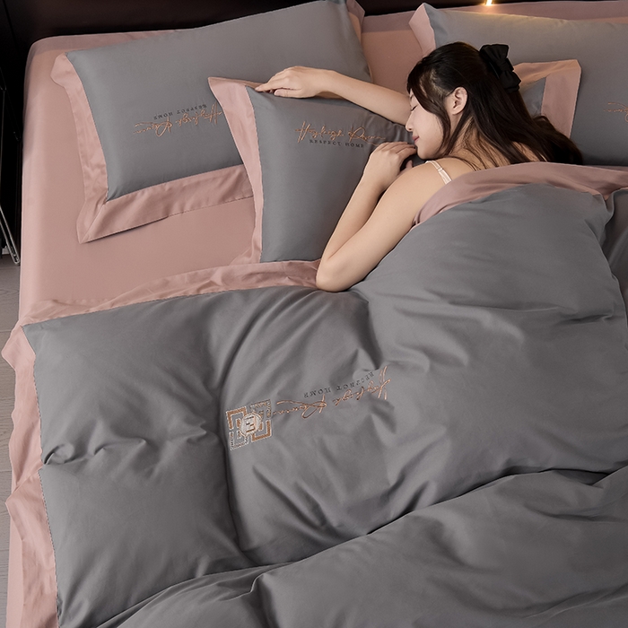 91家纺网 家纺一手货源 找家纺 瑞驰家纺 2024新款长绒棉磨毛四件套-斯特尔 斯特尔-深灰+豆沙