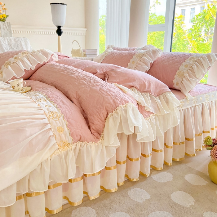 91家纺网 家纺一手货源 找家纺 罗艺轩 2024新款公主风水洗棉夹棉床裙款四件套-花蔓花蔓-豆沙