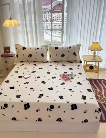 91家纺网 家纺一手货源 找家纺 名兮 2024卡通时尚风高克重牛奶绒床笠 花溪