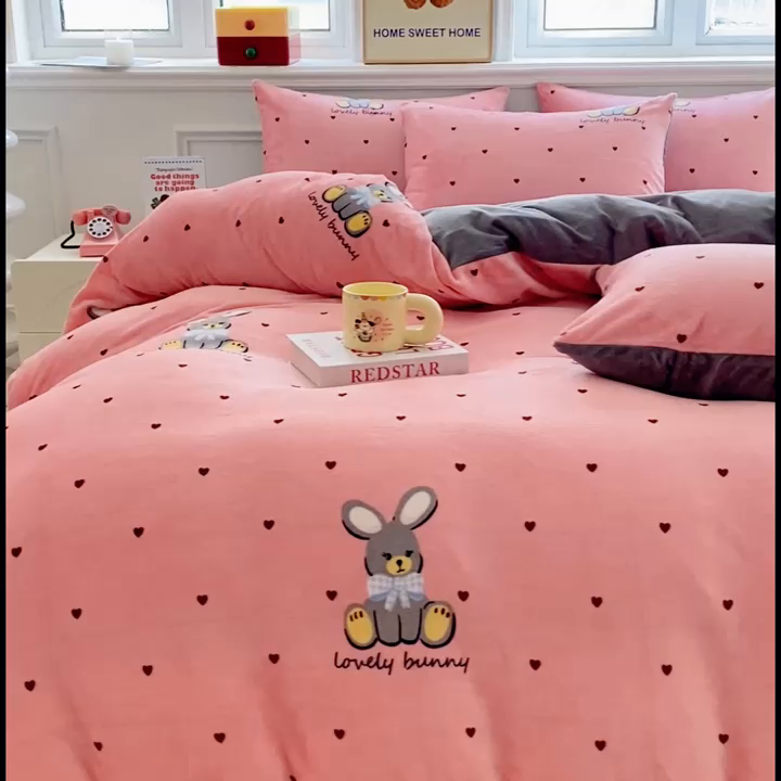 91家纺网 家纺一手货源 找家纺 斯卡诺2025新款直播轻奢爆款小清新牛奶宝宝绒四件套 安妮兔