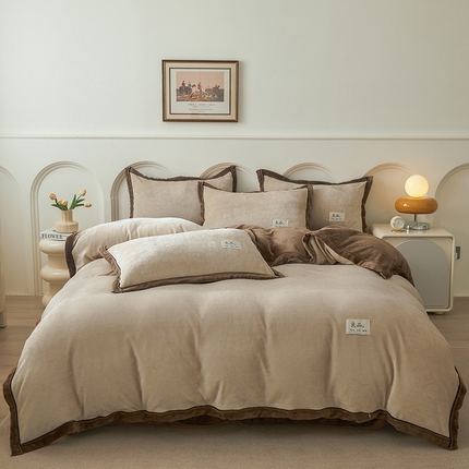 91家纺网 家纺一手货源 找家纺 （总）大元 2025新款机包边纯色双拼牛奶绒四件套